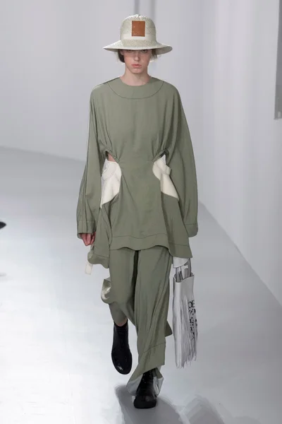 Look 2